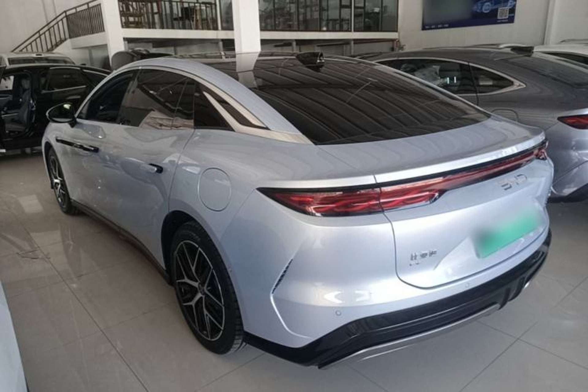 Used BYD Han L 2025 EV Four-Wheel Drive LiDAR Flagship Model Exterior 2