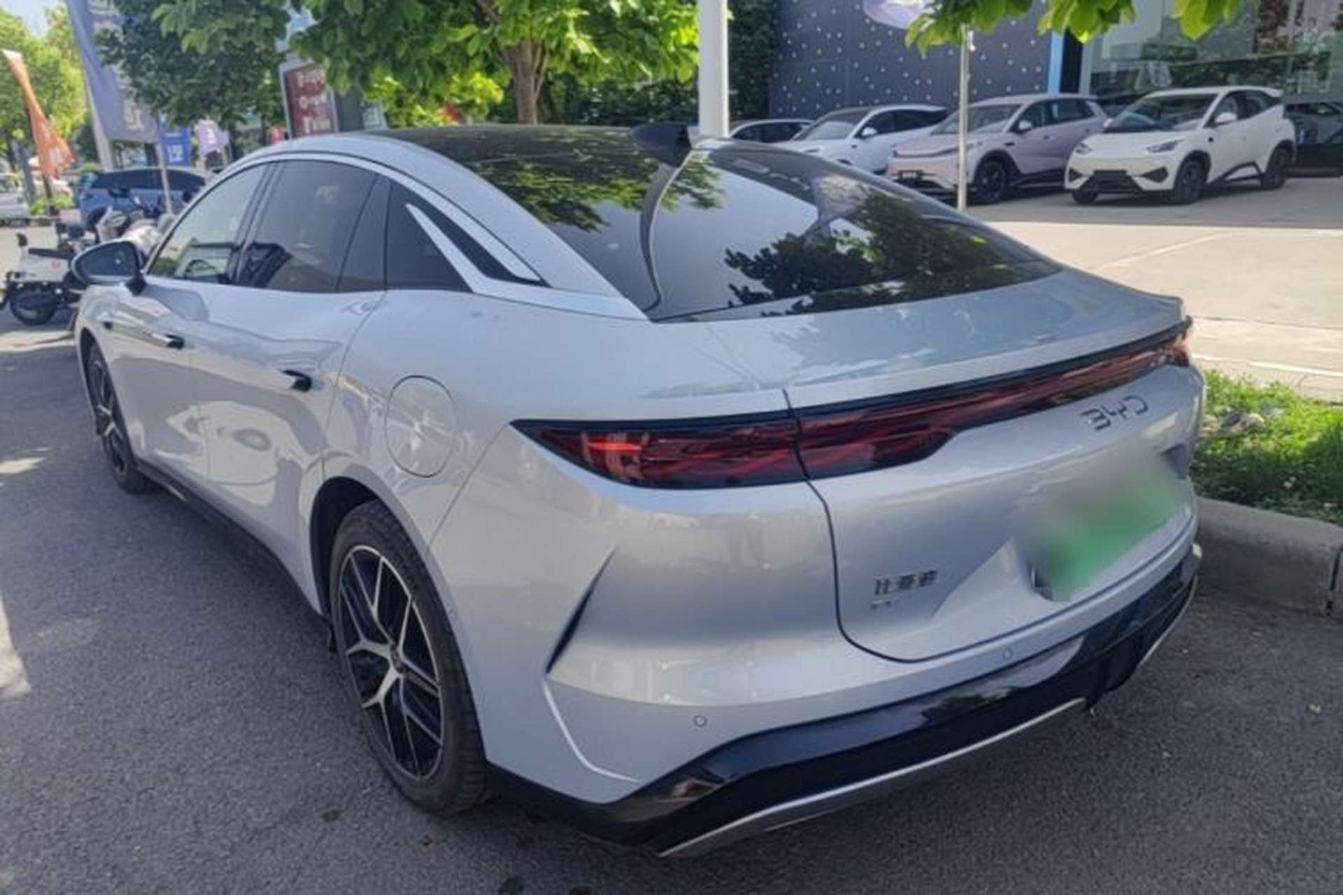 Used BYD Han L 2025 EV Four-Wheel Drive LiDAR Flagship Model Exterior 2