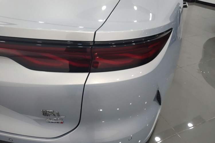 Used BYD Han L 2025 EV Four-Wheel Drive LiDAR Flagship Model Exterior 3