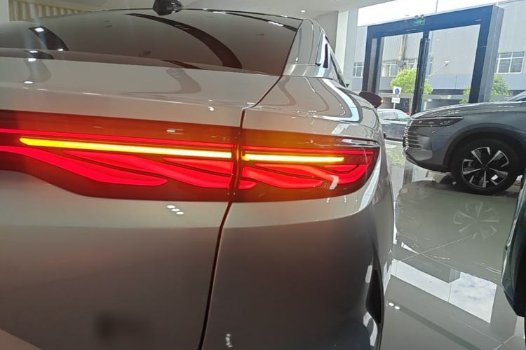 Used BYD Han L 2025 EV Four-Wheel Drive LiDAR Flagship Model Exterior 3