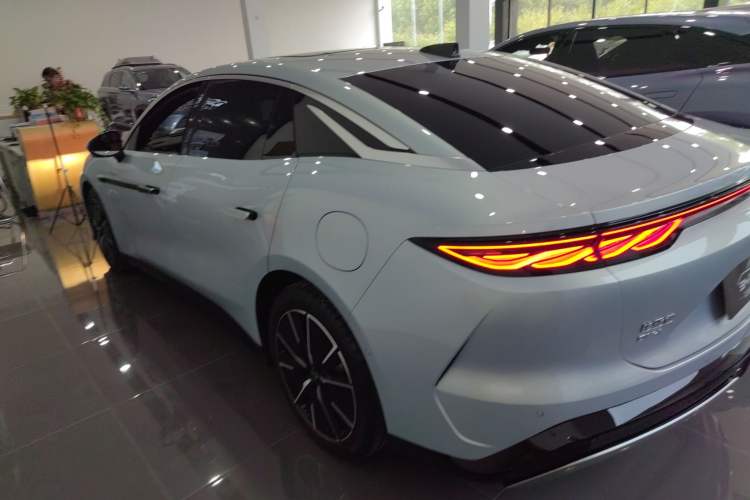 Used BYD Han L 2025 DM-i 200km LiDAR Flagship Model Exterior 3