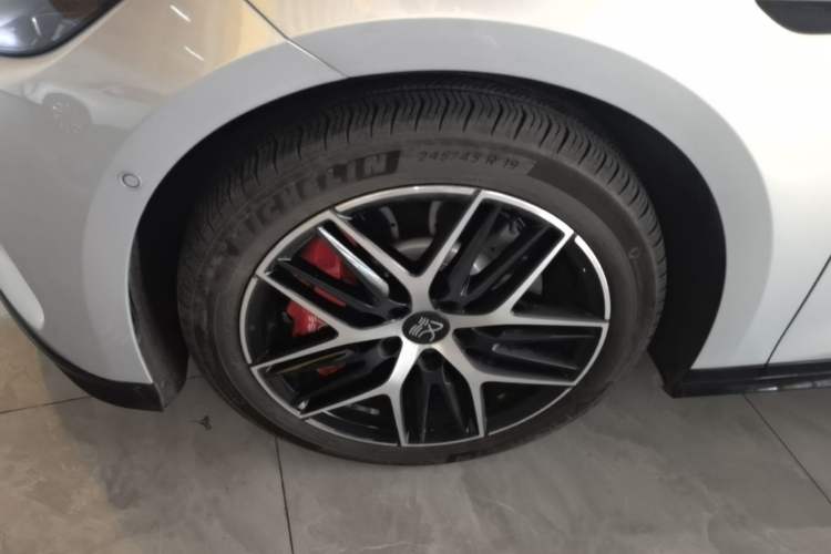 Used BYD Han L 2025 EV Four-Wheel Drive LiDAR Flagship Model Exterior 4