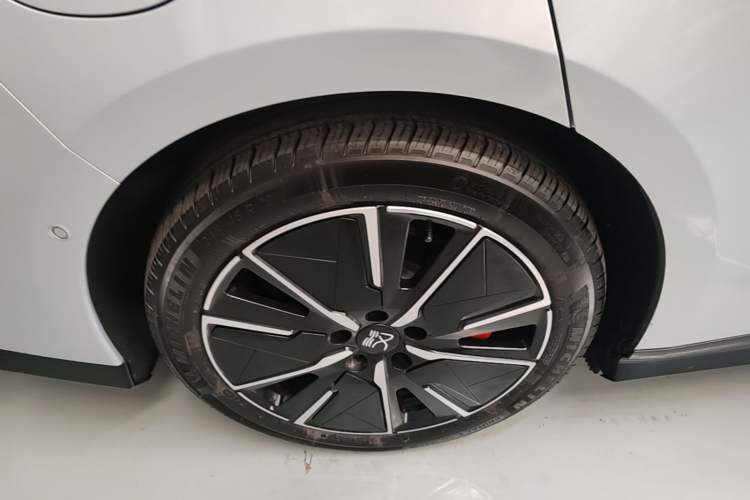 Used BYD Han L 2025 EV 701KM LiDAR Deluxe Edition Exterior 5