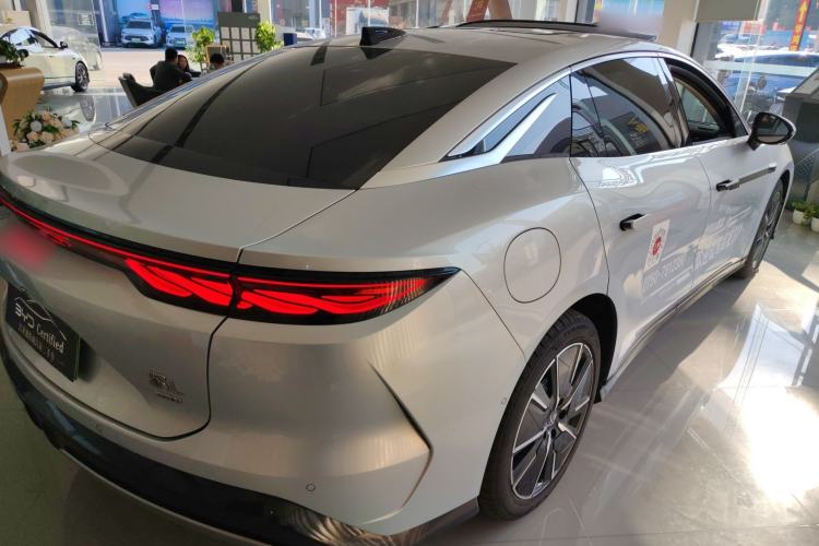 Used BYD Han L 2025 DM-i 200km LiDAR Flagship Model Exterior 5