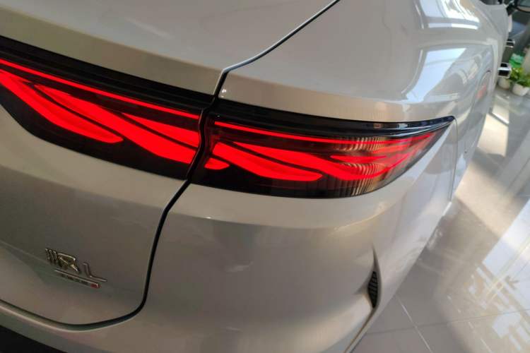 Used BYD Han L 2025 DM-i 200km LiDAR Flagship Model Exterior 6