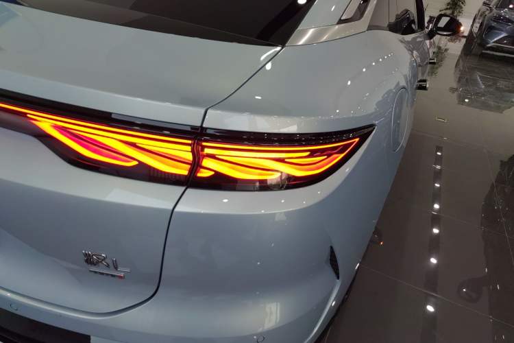 Used BYD Han L 2025 DM-i 200km LiDAR Flagship Model Exterior 6