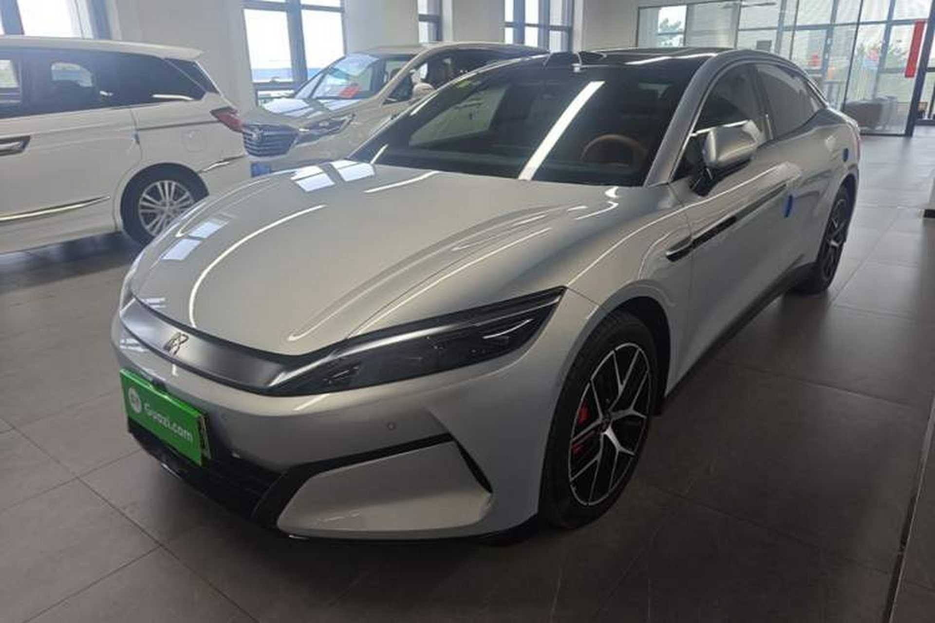 Used BYD Han L 2025 EV Four-Wheel Drive LiDAR Flagship Model Front Left 45 Deg
