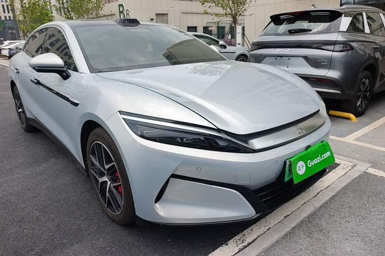 Used BYD Han L 2025 EV Four-Wheel Drive LiDAR Flagship Model Front Right 45 Deg