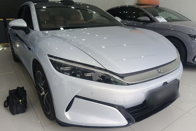 Used BYD Han L 2025 EV Four-Wheel Drive LiDAR Flagship Model Front Right 45 Deg