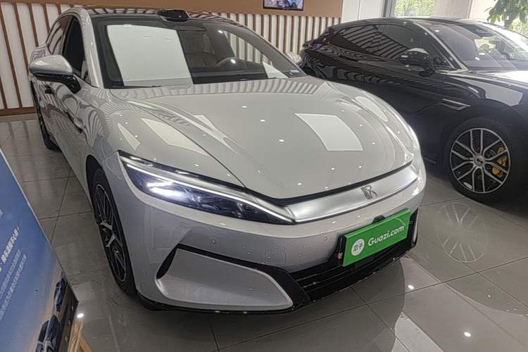 Used BYD Han L 2025 EV Four-Wheel Drive LiDAR Flagship Model Front Right 45 Deg