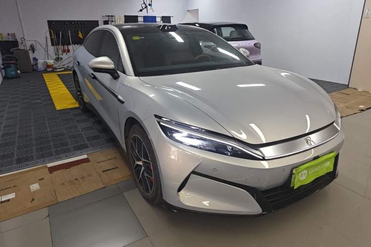 Used BYD Han L 2025 EV Four-Wheel Drive LiDAR Flagship Model Front Right 45 Deg