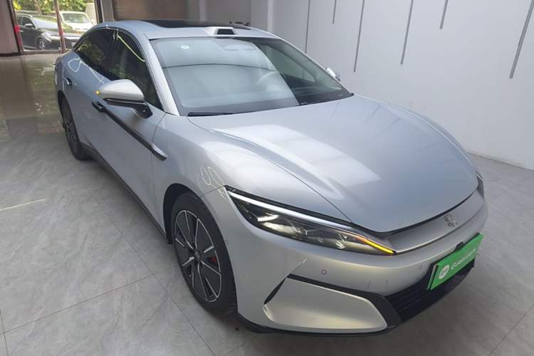 Used BYD Han L 2025 DM-i 200km LiDAR Flagship Model Front Right 45 Deg