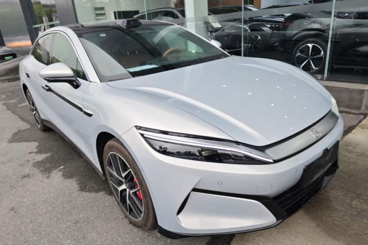 Used BYD Han L 2025 EV Four-Wheel Drive LiDAR Flagship Model Front Right 45 Deg