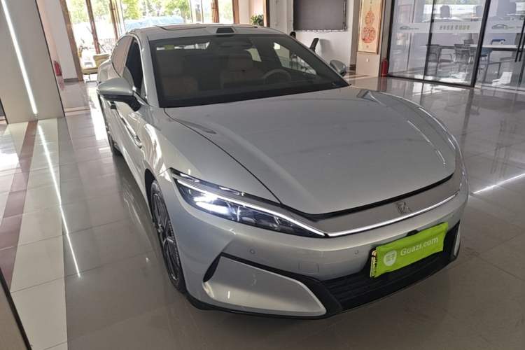 Used BYD Han L 2025 DM-i 200km LiDAR Flagship Model Front Right 45 Deg