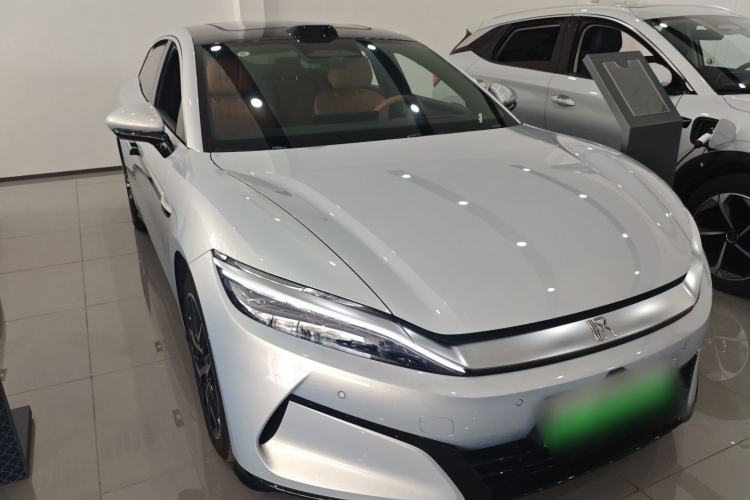Used BYD Han L 2025 EV Four-Wheel Drive LiDAR Flagship Model Front Right 45 Deg