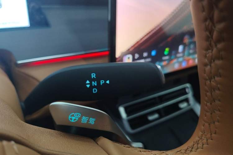 Used BYD Han L 2025 EV Four-Wheel Drive LiDAR Flagship Model Gear Lever