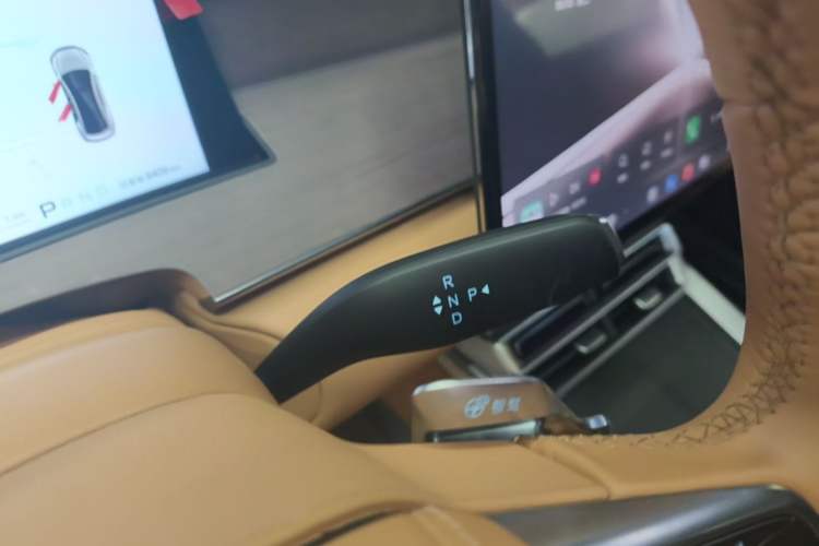 Used BYD Han L 2025 EV Four-Wheel Drive LiDAR Flagship Model Gear Lever