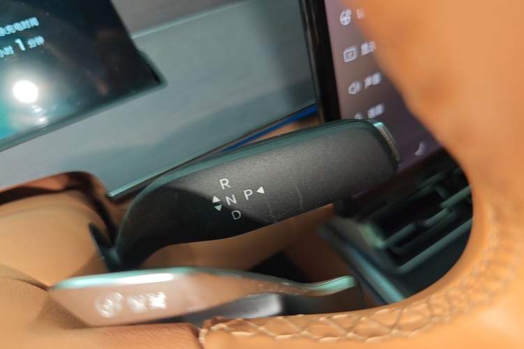 Used BYD Han L 2025 EV Four-Wheel Drive LiDAR Flagship Model Gear Lever