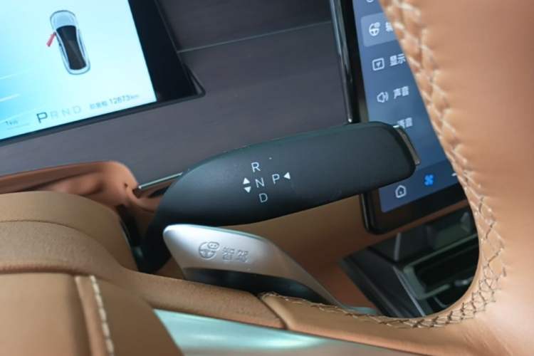 Used BYD Han L 2025 EV 701 km LiDAR Flagship Edition Gear Lever