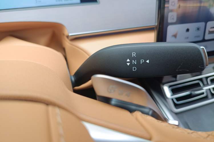 Used BYD Han L 2025 DM-p Four-Wheel-Drive LiDAR Flagship Model Gear Lever