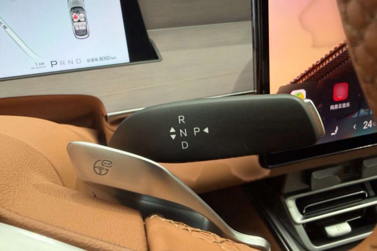 Used BYD Han L 2025 EV Four-Wheel Drive LiDAR Flagship Model Gear Lever