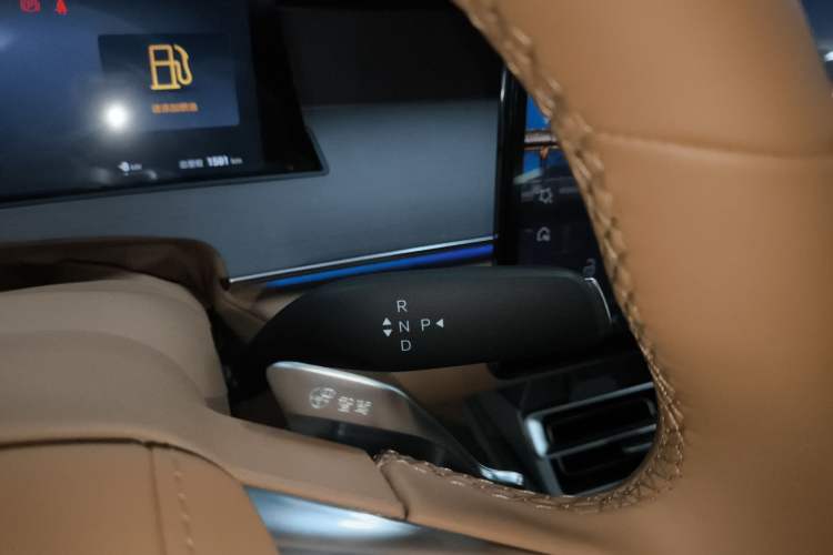 Used BYD Han L 2025 DM-p Four-Wheel-Drive LiDAR Flagship Model Gear Lever
