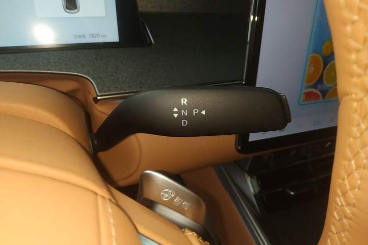 Used BYD Han L 2025 DM-i 200KM LiDAR Luxury Model Gear Lever
