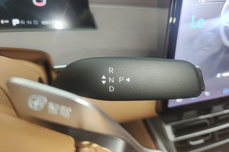 Used BYD Han L 2025 EV Four-Wheel Drive LiDAR Flagship Model Gear Lever