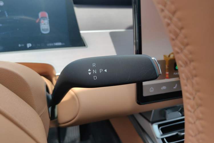 Used BYD Han L 2025 EV 701 km LiDAR Flagship Edition Gear Lever