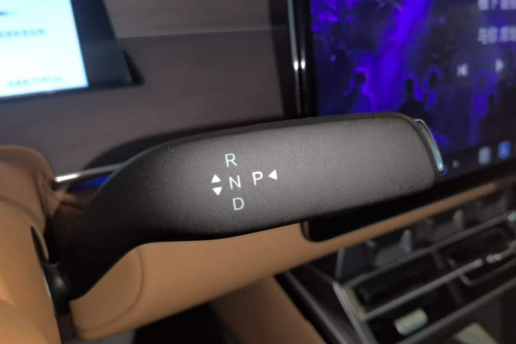 Used BYD Han L 2025 EV Four-Wheel Drive LiDAR Flagship Model Gear Lever