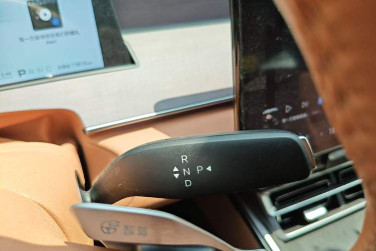 Used BYD Han L 2025 EV Four-Wheel Drive LiDAR Flagship Model Gear Lever