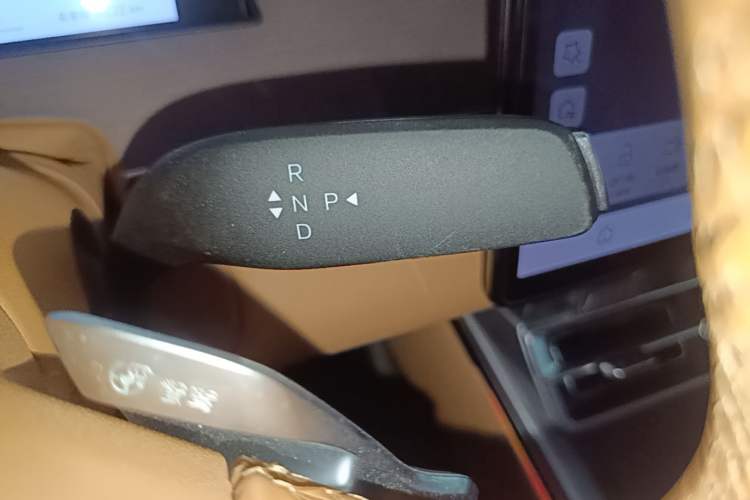 Used BYD Han L 2025 EV Four-Wheel Drive LiDAR Flagship Model Gear Lever