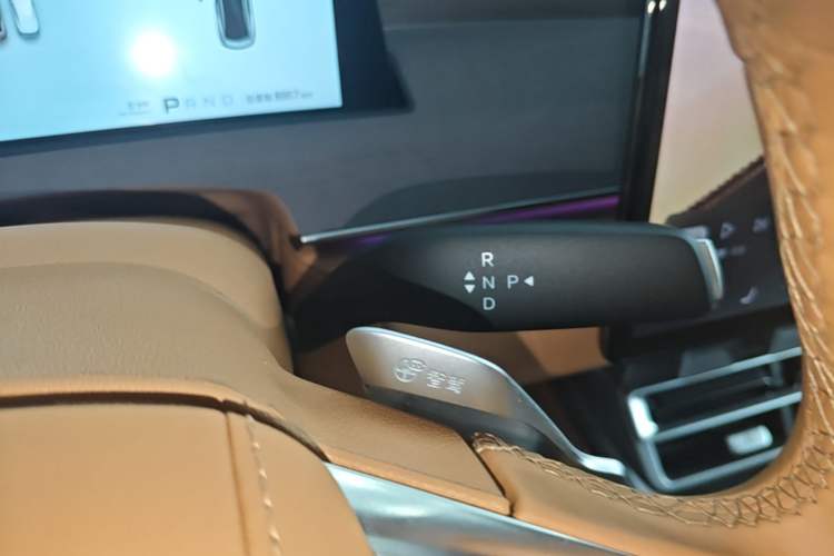 Used BYD Han L 2025 EV Four-Wheel Drive LiDAR Flagship Model Gear Lever