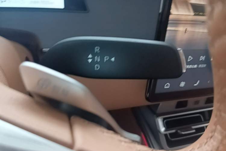 Used BYD Han L 2025 EV Four-Wheel Drive LiDAR Flagship Model Gear Lever
