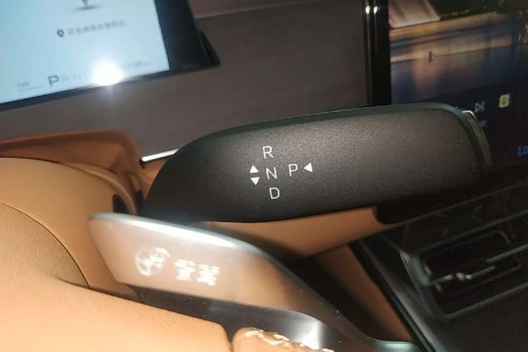 Used BYD Han L 2025 EV Four-Wheel Drive LiDAR Flagship Model Gear Lever