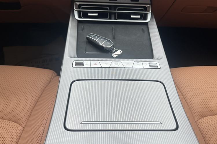 Used BYD Han L 2025 DM-i 200KM LiDAR Luxury Model Gear Lever