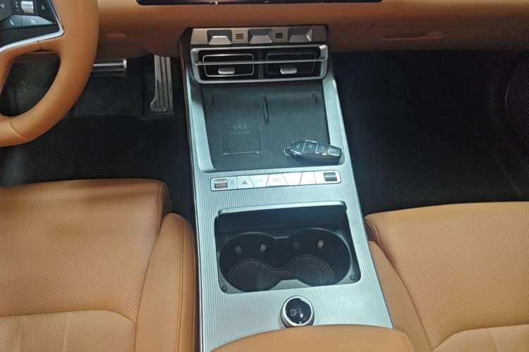 Used BYD Han L 2025 EV Four-Wheel Drive LiDAR Flagship Model Gear Lever