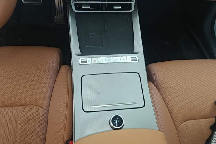 Used BYD Han L 2025 EV Four-Wheel Drive LiDAR Flagship Model Gear Lever