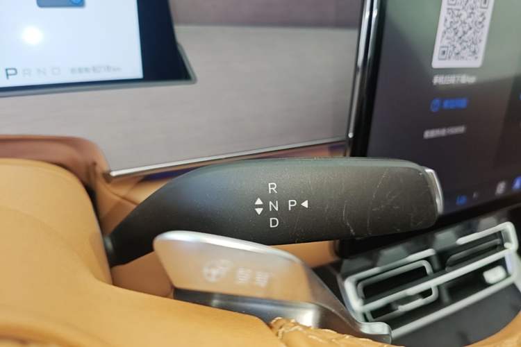 Used BYD Han L 2025 EV Four-Wheel Drive LiDAR Flagship Model Gear Lever
