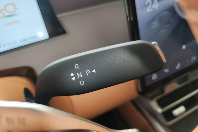 Used BYD Han L 2025 EV Four-Wheel Drive LiDAR Flagship Model Gear Lever