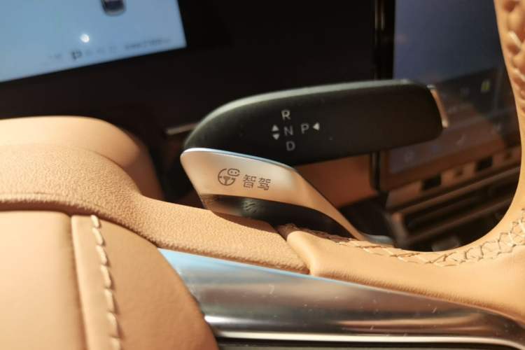 Used BYD Han L 2025 EV Four-Wheel Drive LiDAR Flagship Model Gear Lever