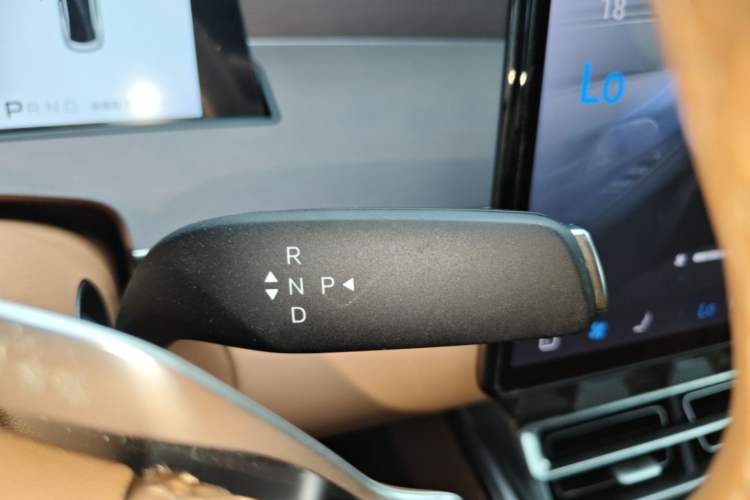 Used BYD Han L 2025 EV Four-Wheel Drive LiDAR Flagship Model Gear Lever