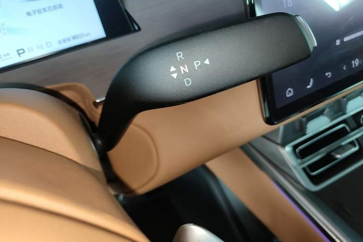 Used BYD Han L 2025 EV Four-Wheel Drive LiDAR Flagship Model Gear Lever