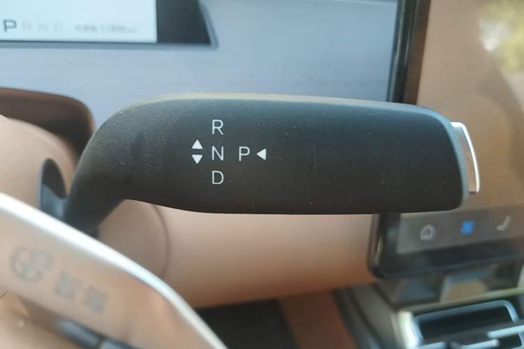 Used BYD Han L 2025 EV Four-Wheel Drive LiDAR Flagship Model Gear Lever