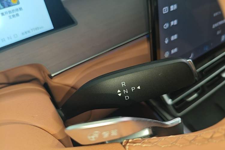 Used BYD Han L 2025 EV Four-Wheel Drive LiDAR Flagship Model Gear Lever