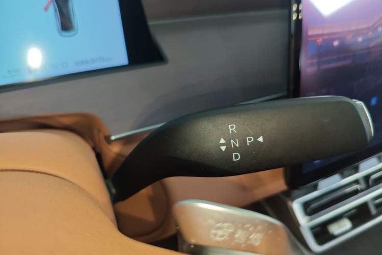 Used BYD Han L 2025 EV Four-Wheel Drive LiDAR Flagship Model Gear Lever