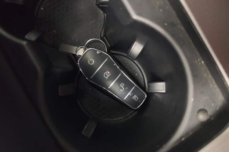Used BYD Han L 2025 EV Four-Wheel Drive LiDAR Flagship Model Interior 1