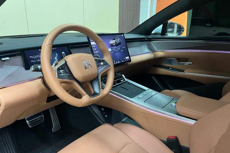 Used BYD Han L 2025 EV Four-Wheel Drive LiDAR Flagship Model Interior 1