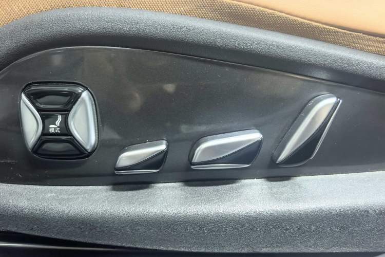 Used BYD Han L 2025 EV Four-Wheel Drive LiDAR Flagship Model Interior 1