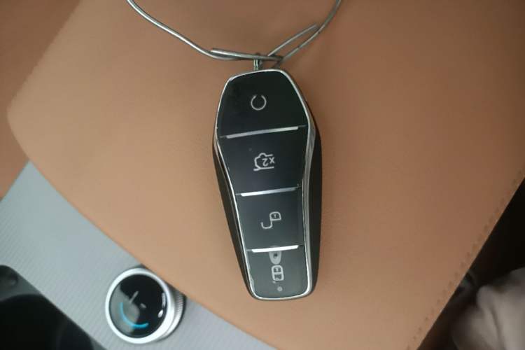 Used BYD Han L 2025 EV Four-Wheel Drive LiDAR Flagship Model Interior 1
